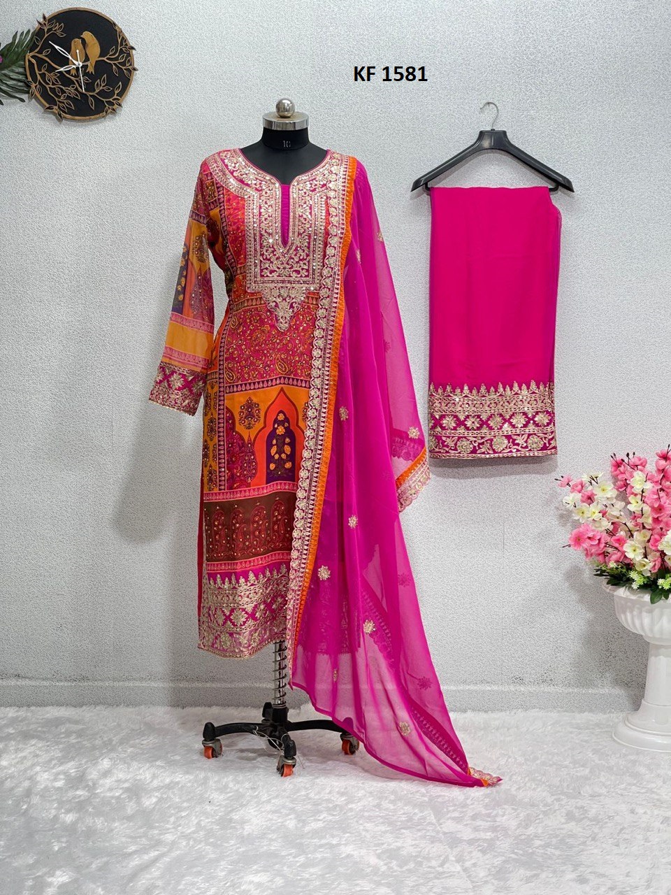 Georgette Designer Suits at Rs.4912/Piece in jodhpur offer by Traditional Fashion  Designer