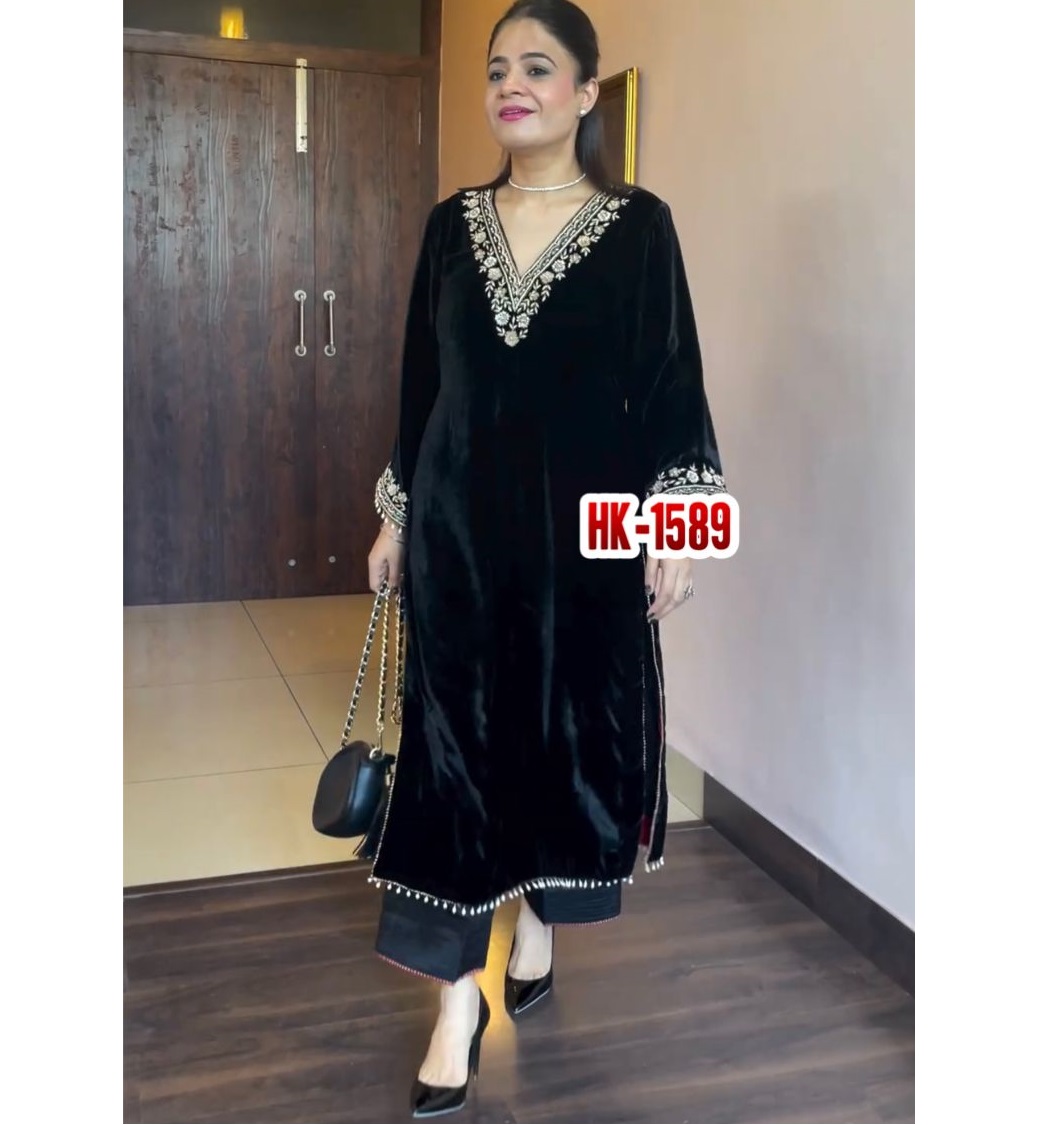 French Style Vintage Black Velvet Velvet Midi Dress With Puff Sleeves For  Runway Parties In Autumn And Winter Designer 210603 From Cong03, $37.98 |  DHgate.Com